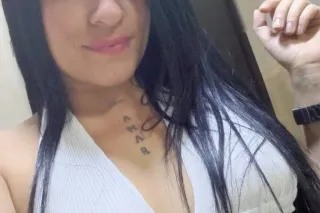 latina caliente - Image 6