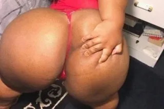 Yes I'm available 3ft 11inch💃🏽incall outcall and car date 24/7💞good smelling pussy - Image 4